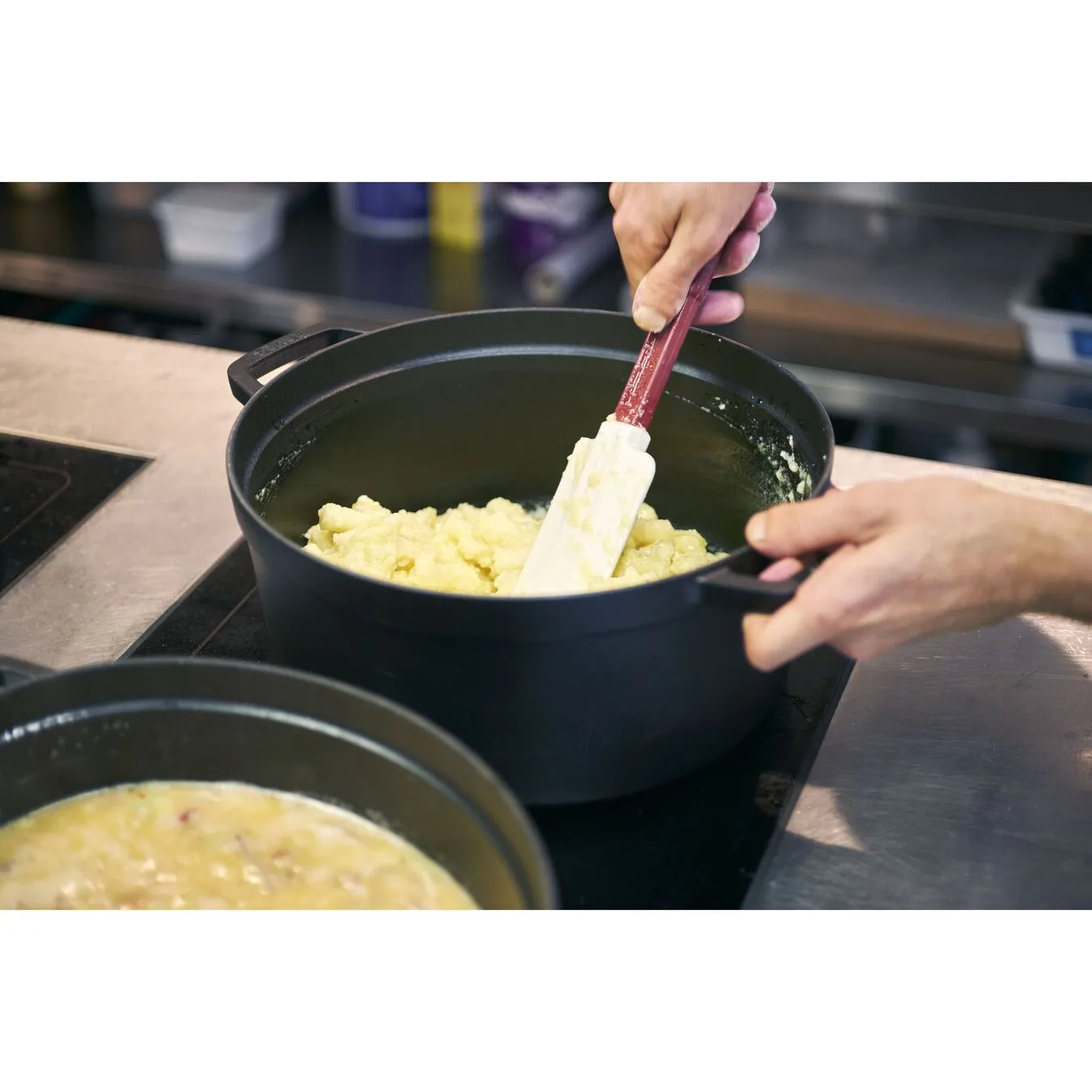 Staub Cocotte Rotonda - 34 Cm, Nera - immagine 6