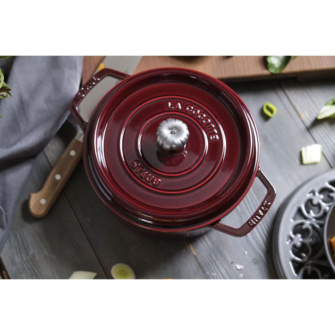 Staub Cocotte Rotonda - 24 Cm, Granatina - immagine 3