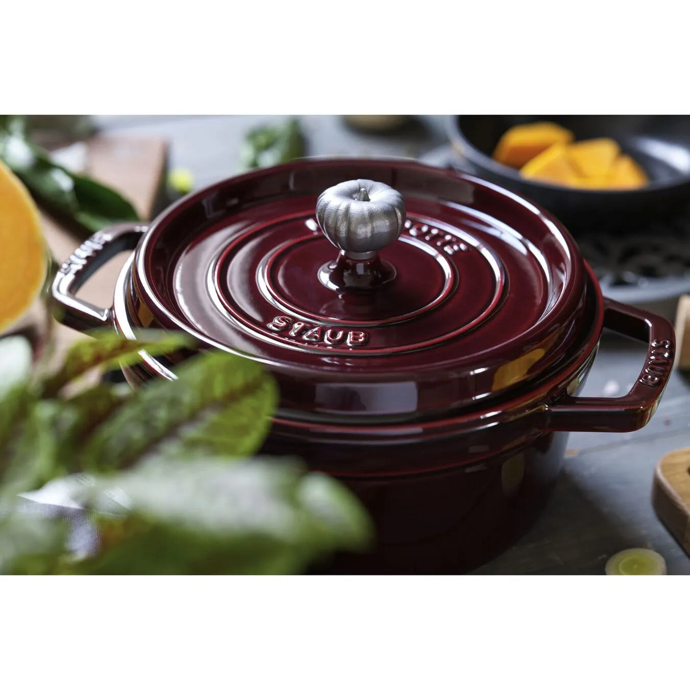 Staub Cocotte Rotonda - 24 Cm, Granatina - immagine 4