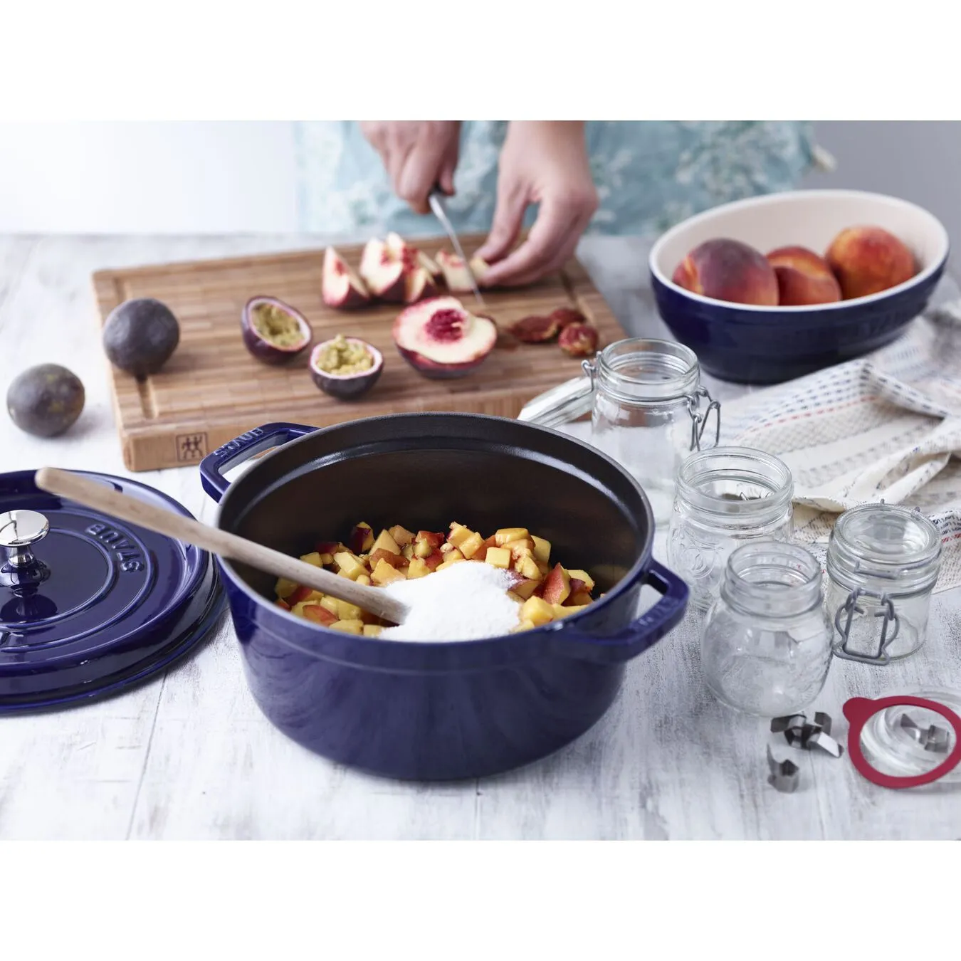 Staub Cocotte Rotonda - 24 Cm, Blu Scuro - immagine 5